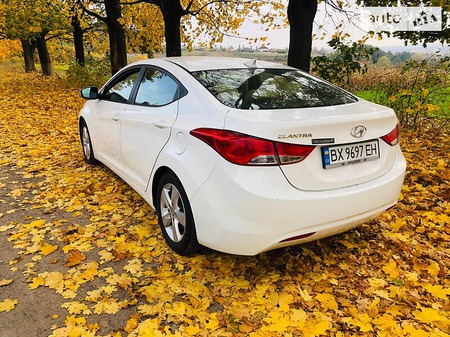 Hyundai Elantra 2013  випуску Хмельницький з двигуном 1.8 л бензин седан автомат за 8500 долл. 