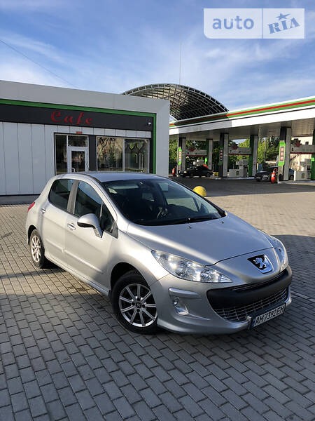 Peugeot 308 2010  випуску Житомир з двигуном 1.6 л дизель хэтчбек  за 6400 долл. 