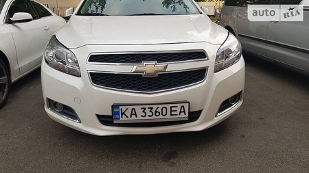 Chevrolet Malibu 2015  випуску Київ з двигуном 2 л газ седан автомат за 12900 долл. 