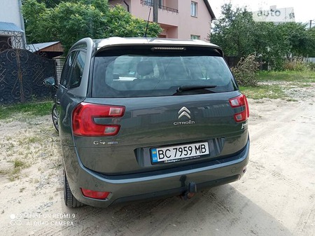 Citroen C4 Picasso 2015  випуску Львів з двигуном 1.6 л дизель мінівен автомат за 13600 долл. 