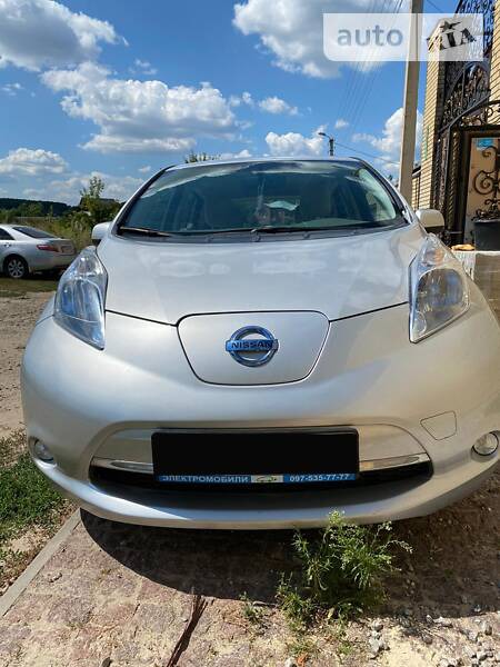 Nissan Leaf 2014  випуску Харків з двигуном 0 л електро хэтчбек автомат за 9100 долл. 