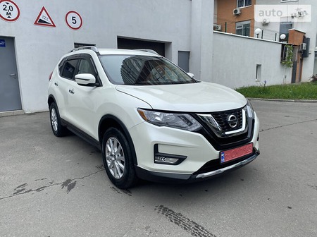 Nissan Rogue 2017  випуску Харків з двигуном 0 л бензин позашляховик автомат за 15300 долл. 