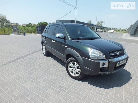 Hyundai Tucson 2007  випуску Дніпро з двигуном 2 л  позашляховик механіка за 8400 долл. 