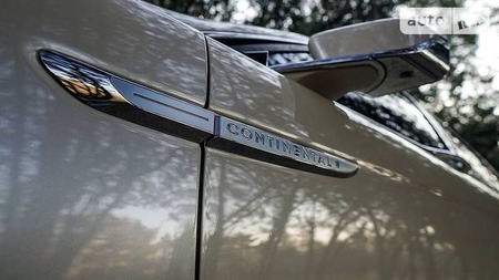 Lincoln Continental 2017  випуску Запоріжжя з двигуном 3.7 л бензин седан автомат за 30000 долл. 