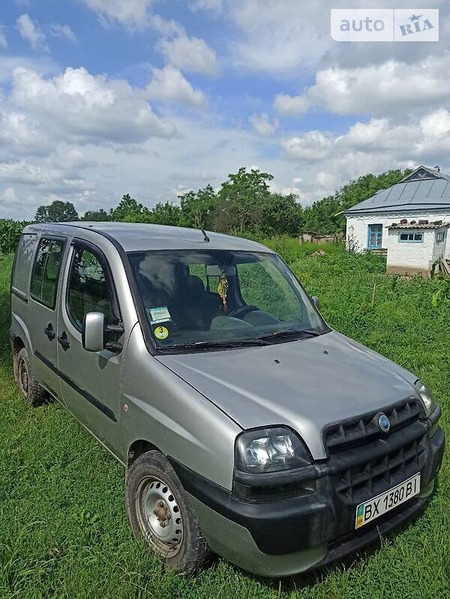 Fiat Doblo 2005  випуску Черкаси з двигуном 1.9 л дизель мінівен  за 4250 долл. 