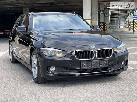BMW 318 2014  випуску Київ з двигуном 2 л дизель універсал автомат за 14000 долл. 