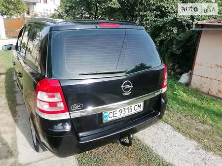 Opel Zafira Tourer 2008  випуску Чернівці з двигуном 1.9 л дизель мінівен механіка за 7350 долл. 