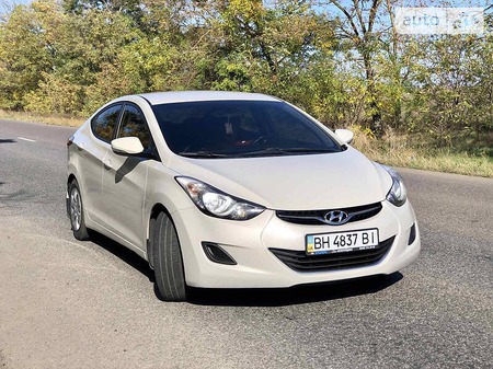 Hyundai Elantra 2013  випуску Одеса з двигуном 1.6 л бензин седан механіка за 9800 долл. 