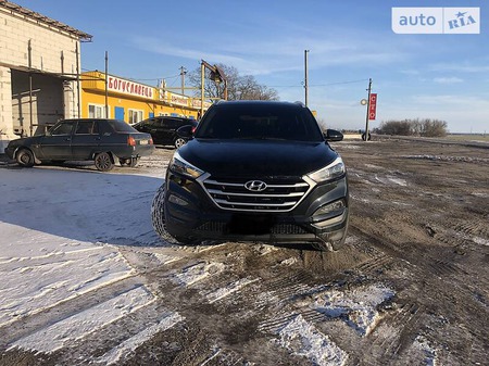 Hyundai Tucson 2018  випуску Дніпро з двигуном 2 л бензин позашляховик автомат за 19000 долл. 