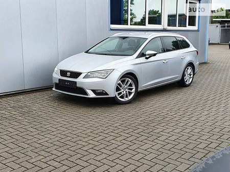 Seat Leon 2015  випуску Житомир з двигуном 1.6 л дизель універсал механіка за 11750 долл. 