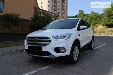 Ford Kuga 2019  випуску Київ з двигуном 2 л дизель позашляховик автомат за 25900 долл. 