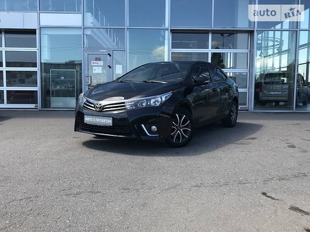 Toyota Corolla 2013  випуску Харків з двигуном 1.6 л бензин седан автомат за 368280 грн. 