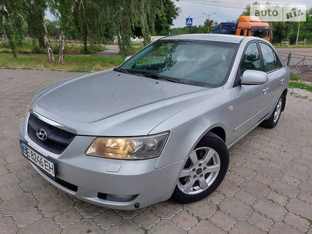 Hyundai Sonata 2006  випуску Миколаїв з двигуном 2 л дизель седан автомат за 7600 долл. 