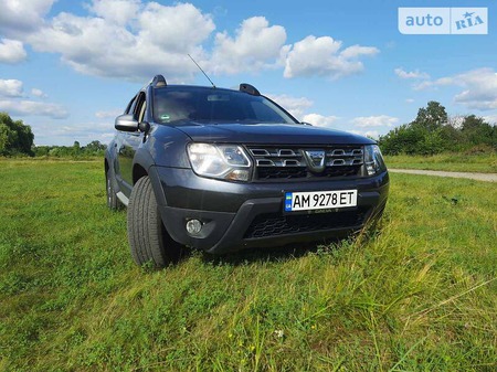 Dacia Duster 2015  випуску Житомир з двигуном 1.5 л дизель позашляховик механіка за 12800 долл. 