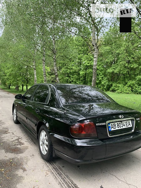 Hyundai Sonata 2004  випуску Вінниця з двигуном 2 л  седан механіка за 4600 долл. 