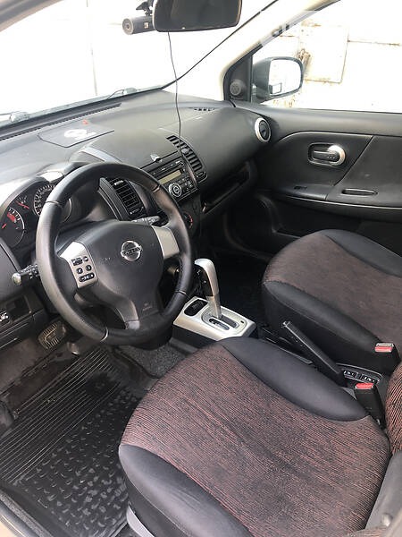 Nissan Note 2010  випуску Харків з двигуном 1.6 л  хэтчбек автомат за 7900 долл. 