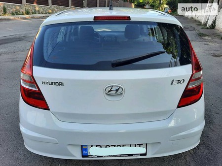 Hyundai i30 2010  випуску Вінниця з двигуном 1.4 л бензин хэтчбек механіка за 5950 долл. 