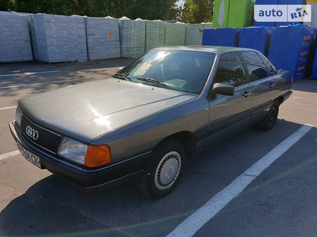 Audi 100 1984  випуску Полтава з двигуном 1.8 л бензин седан механіка за 1800 долл. 