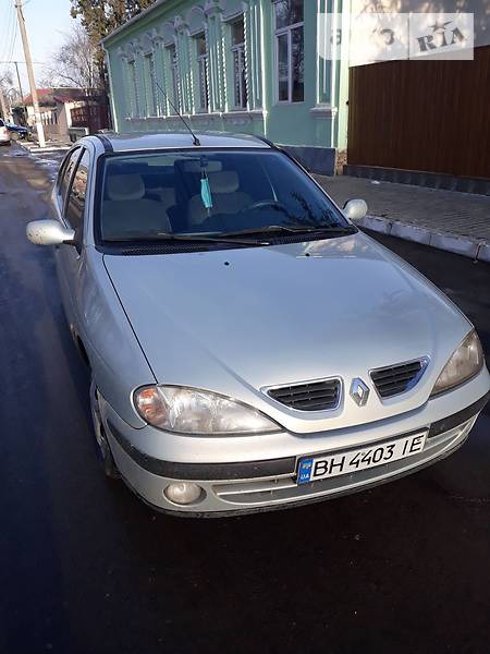 Renault Megane 1999  випуску Одеса з двигуном 1.4 л бензин седан механіка за 2980 долл. 