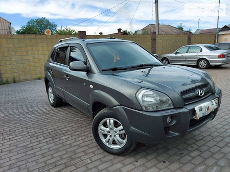 Hyundai Tucson 2008  випуску Дніпро з двигуном 2 л  позашляховик механіка за 11000 долл. 