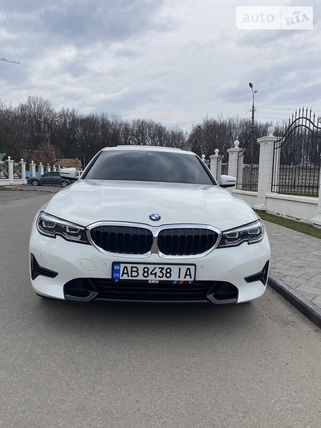 BMW 330 2019  випуску Вінниця з двигуном 2 л бензин седан автомат за 37900 долл. 