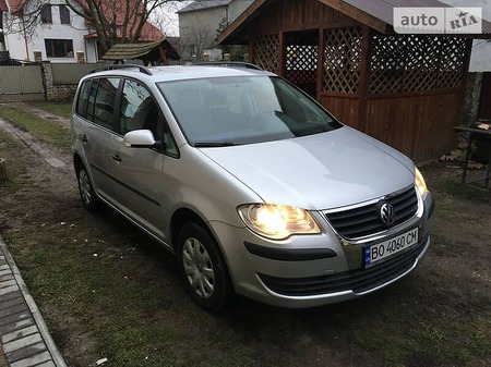 Volkswagen Touran 2008  випуску Тернопіль з двигуном 1.6 л бензин мінівен механіка за 7900 долл. 