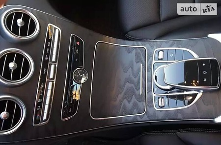 Mercedes-Benz C 300 2016  випуску Київ з двигуном 2 л бензин седан автомат за 19800 долл. 