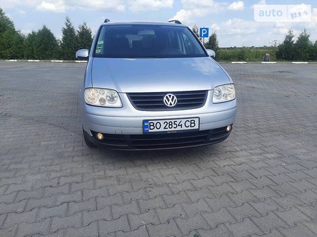 Volkswagen Touran 2003  випуску Тернопіль з двигуном 1.6 л бензин мінівен механіка за 4999 долл. 