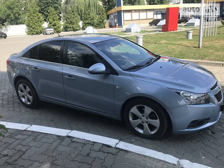 Chevrolet Cruze 2009  випуску Луцьк з двигуном 2 л дизель седан механіка за 7600 долл. 