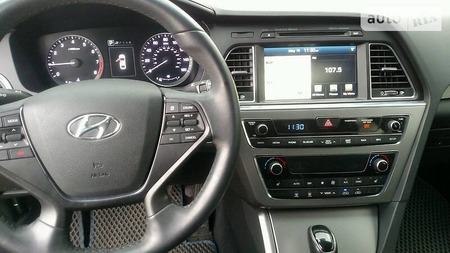 Hyundai Sonata 2014  випуску Рівне з двигуном 2.4 л бензин седан автомат за 11999 долл. 