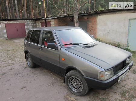 Fiat Uno 1987  випуску Суми з двигуном 0 л бензин хэтчбек механіка за 30000 грн. 