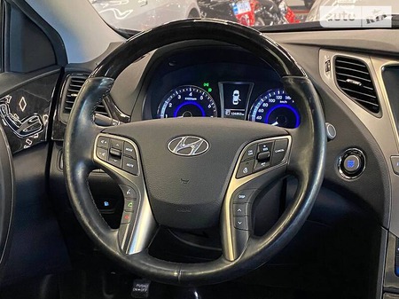 Hyundai Grandeur 2013  випуску Одеса з двигуном 3 л газ седан автомат за 13500 долл. 