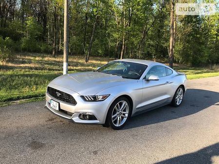 Ford Mustang 2016  випуску Київ з двигуном 2.3 л бензин купе автомат за 19500 долл. 