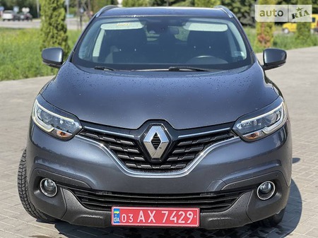 Renault Kadjar 2015  випуску Рівне з двигуном 0 л дизель позашляховик механіка за 14750 долл. 