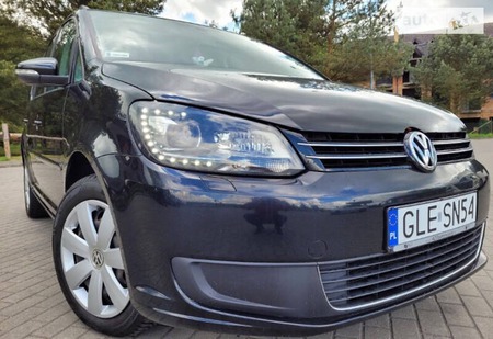 Volkswagen Touran 2011  випуску Дніпро з двигуном 2 л дизель мінівен автомат за 3950 долл. 