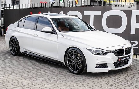 BMW 340 2015  випуску Київ з двигуном 3 л бензин седан автомат за 35999 долл. 
