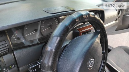 Opel Omega 2001  випуску Суми з двигуном 2.6 л  седан автомат за 4800 долл. 