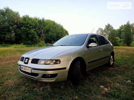 Seat Leon 2003  випуску Житомир з двигуном 1.6 л  хэтчбек механіка за 4400 долл. 