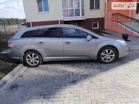 Toyota Avensis 2011  випуску Луганськ з двигуном 2.2 л дизель універсал механіка за 9500 долл. 