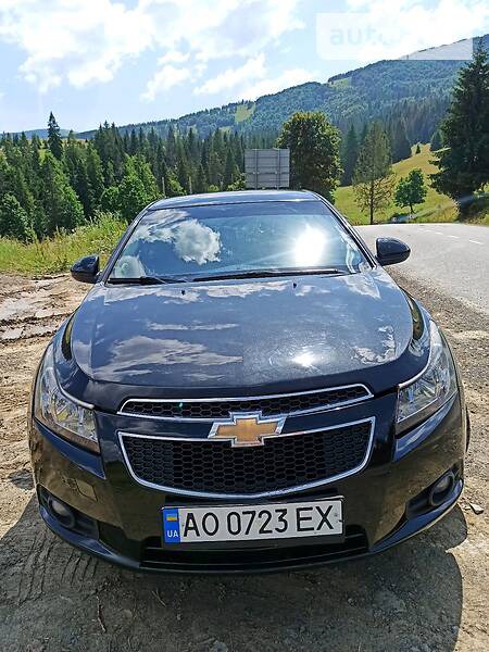 Chevrolet Cruze 2011  випуску Ужгород з двигуном 1.8 л бензин седан автомат за 8200 долл. 