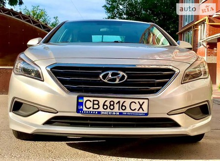 Hyundai Sonata 2016  випуску Чернігів з двигуном 2.4 л бензин седан автомат за 11850 долл. 