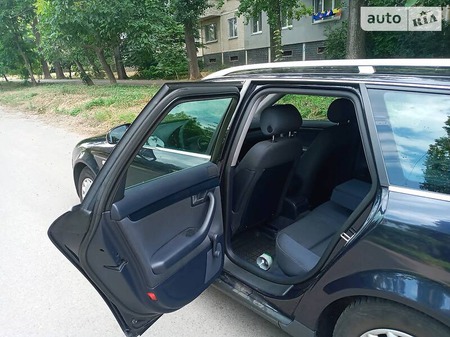 Audi A4 Limousine 2002  випуску Одеса з двигуном 2 л бензин універсал механіка за 4900 долл. 
