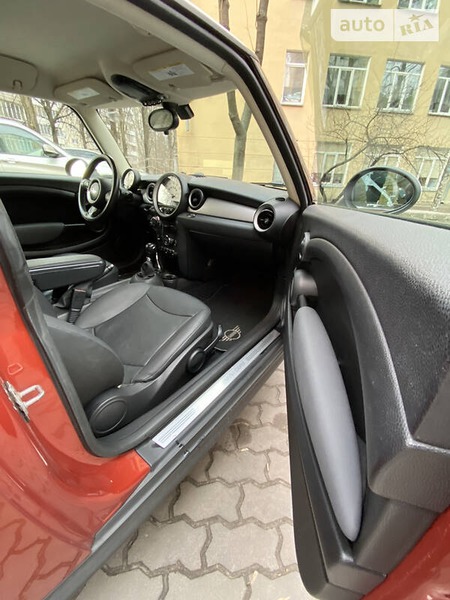 Mini Cooper 2010  випуску Київ з двигуном 1.6 л бензин купе автомат за 8149 долл. 