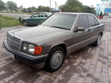 Mercedes-Benz 190 1991  випуску Хмельницький з двигуном 2 л бензин седан механіка за 1550 долл. 