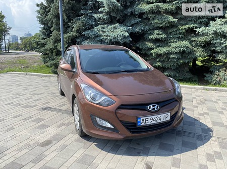 Hyundai i30 2013  випуску Дніпро з двигуном 1.4 л  хэтчбек механіка за 9900 долл. 