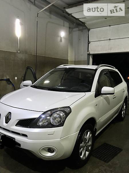 Renault Koleos 2010  випуску Київ з двигуном 2.5 л  позашляховик автомат за 14300 долл. 