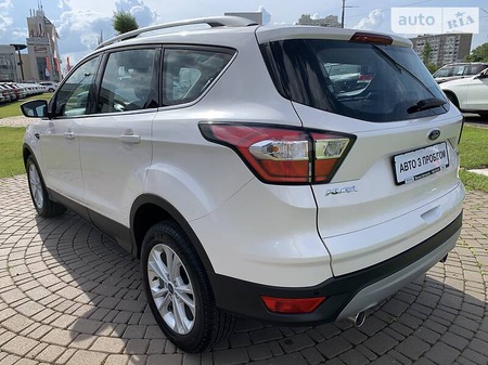 Ford Kuga 2019  випуску Київ з двигуном 1.5 л дизель позашляховик автомат за 19300 євро 