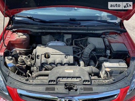 Hyundai i30 2009  випуску Чернігів з двигуном 1.4 л бензин універсал механіка за 6500 долл. 
