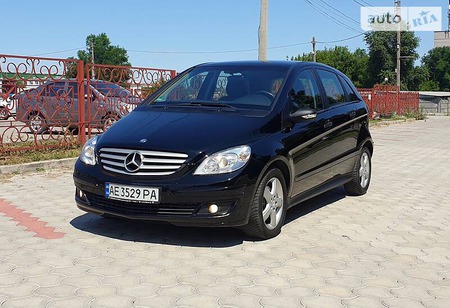 Mercedes-Benz B 200 2005  випуску Дніпро з двигуном 2 л бензин хэтчбек автомат за 7199 долл. 