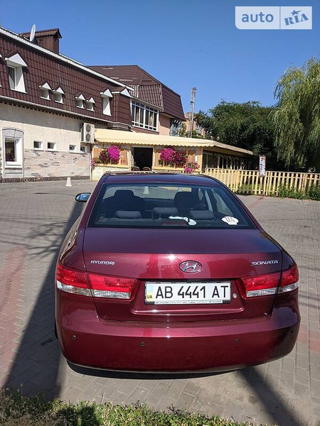 Hyundai Sonata 2008  випуску Вінниця з двигуном 2 л бензин седан механіка за 6800 долл. 